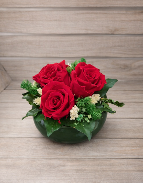 ruze v smaragdovom kvetinaci.png